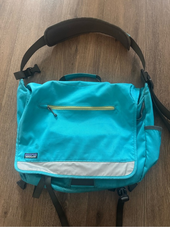 Patagonia Handbags - Patagonia Half Mass Messenger Bag